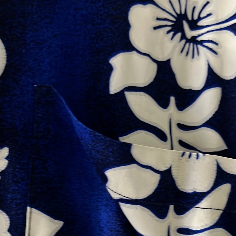 Men's Blue Hawaiian Floral Casual Button Down Shirt. 2XL . NWT - Picture 3 of 5